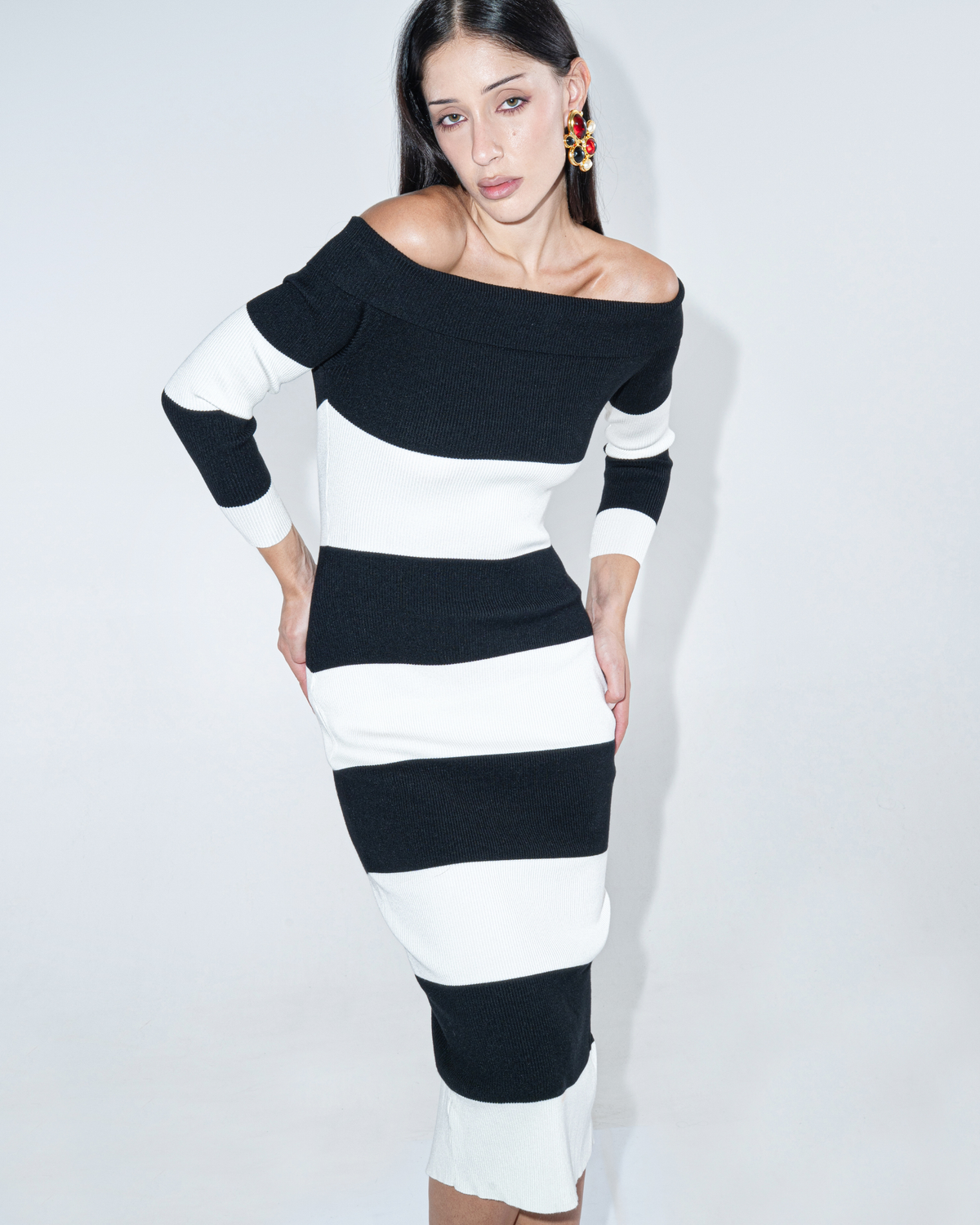 Off shoulder stripped knit midi dress